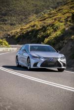 Lexus LS500h 2018 года (AU)
